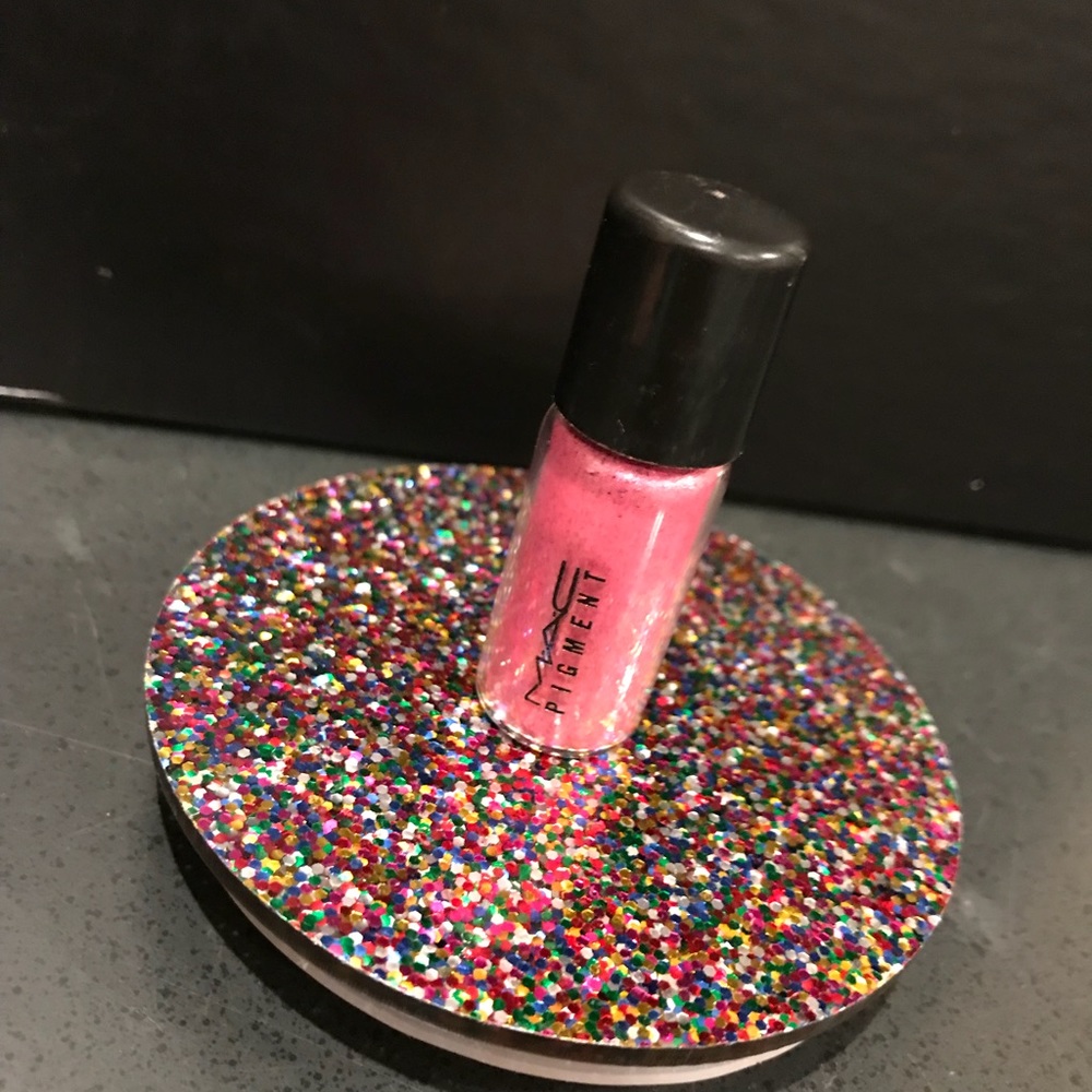 MAC pigment glitter